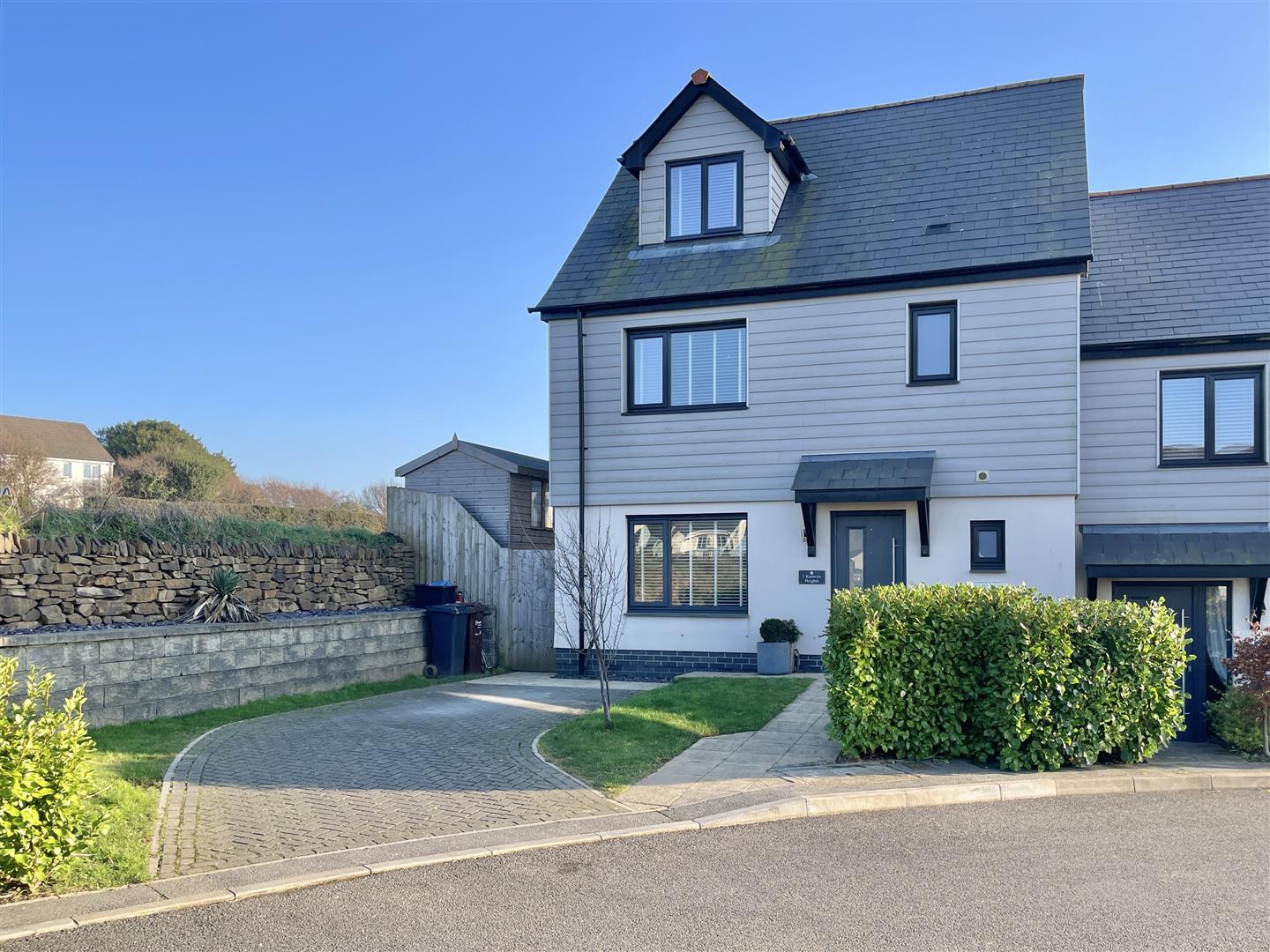 4 bed property in Kenwyn Heights, Truro